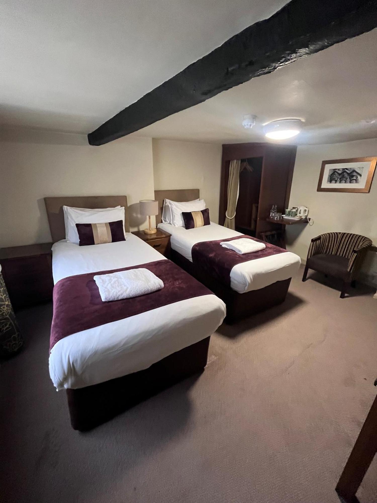 The Talbot Hotel Ледбери Экстерьер фото